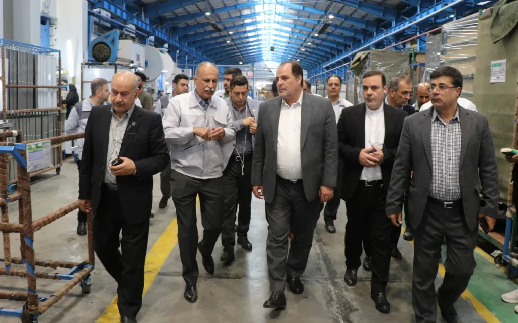 بازدید فرماندار ساوه و هیئت بازرگانی از کارخانه نیکسان صنعت ساوه