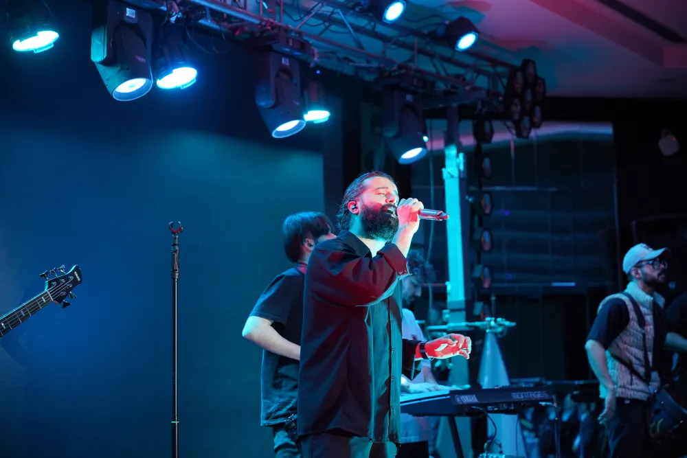 حضور مهمانان ویژه و برنامه‌های متنوع